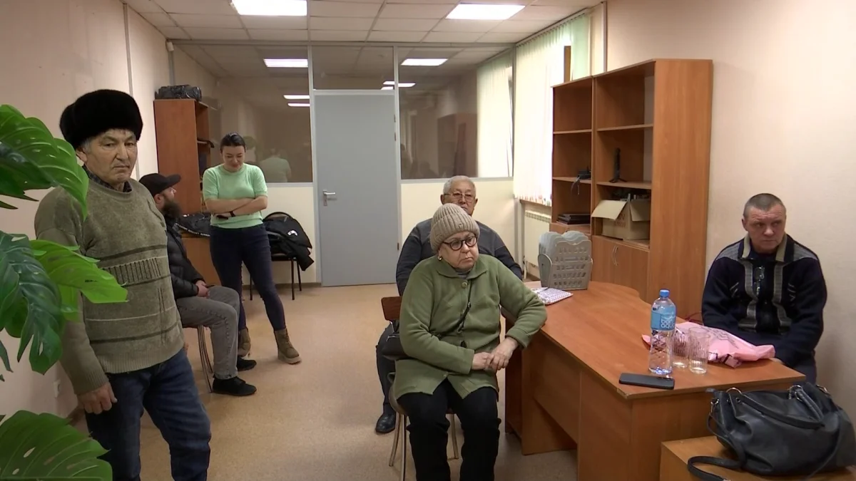 Брал деньги и исчезал: десятки жителей Актобе требуют привлечь к ответственности обманувшего их предпринимателя