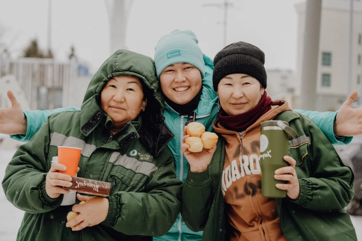 Молодежь по-особенному поздравляет рабочих специалистов с Новым годом