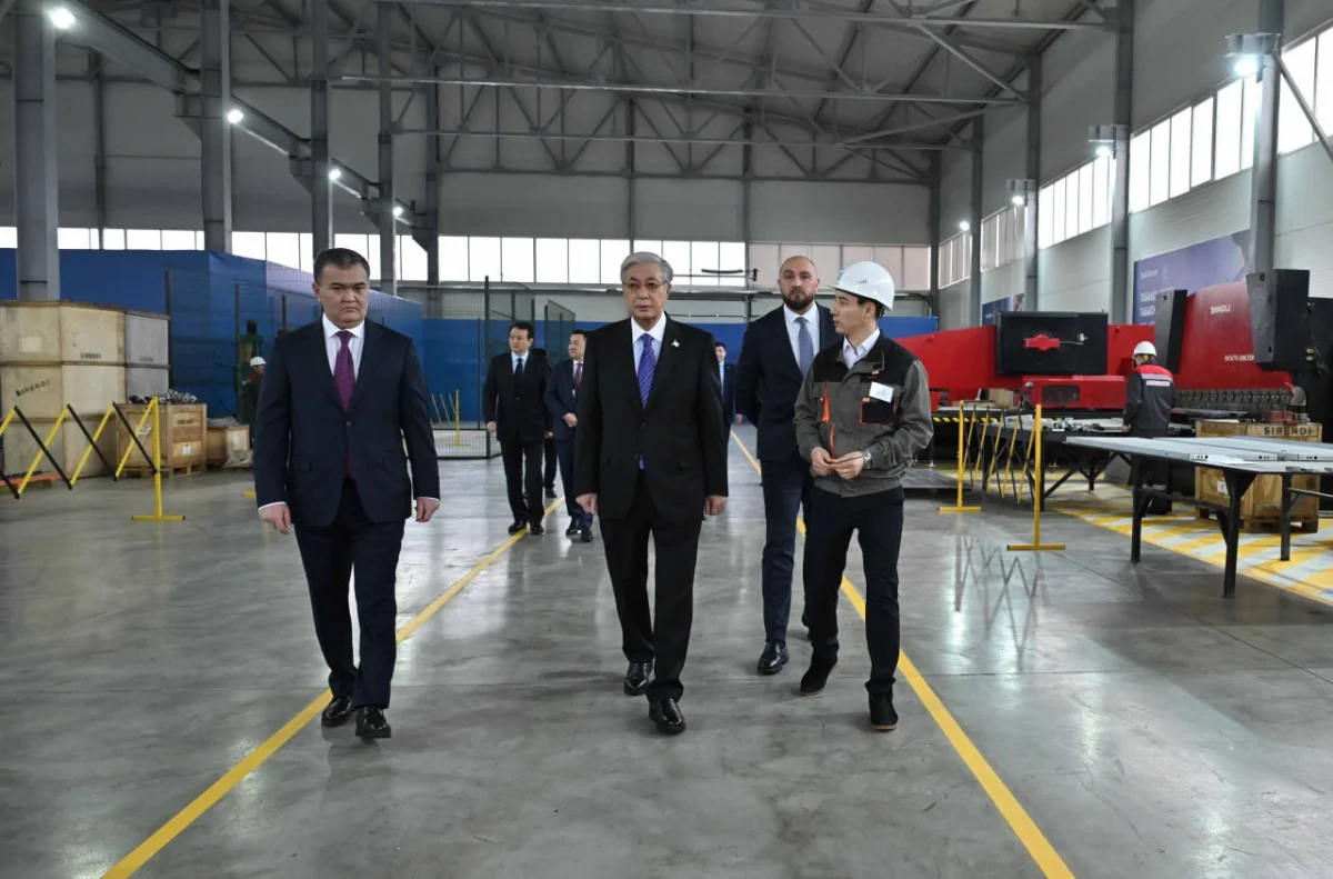 Глава государства посетил столичный завод Tausogar