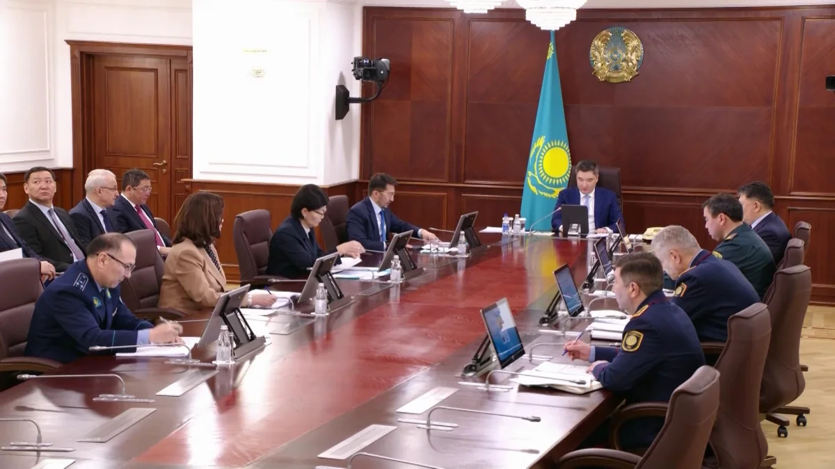 «Закон и Порядок»: Олжас Бектенов провел заседание МВК по профилактике правонарушений и мерам безопасности в праздничные дни
