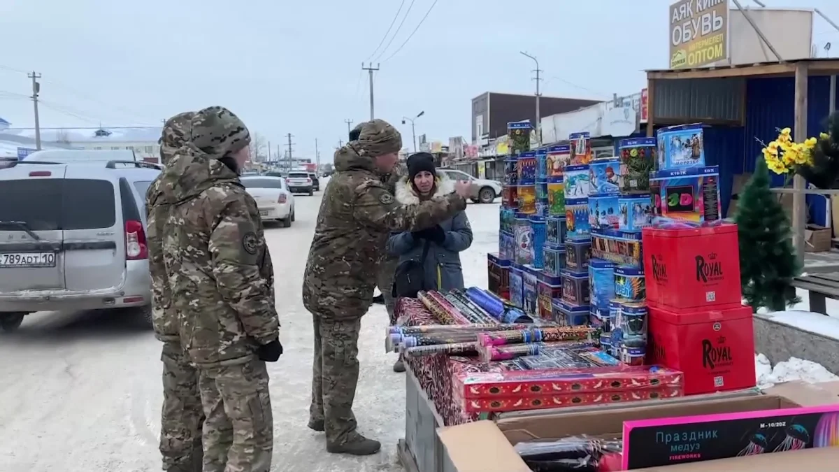 Около полусотни пиротехнических изделий изъяли из незаконной торговли в Костанае