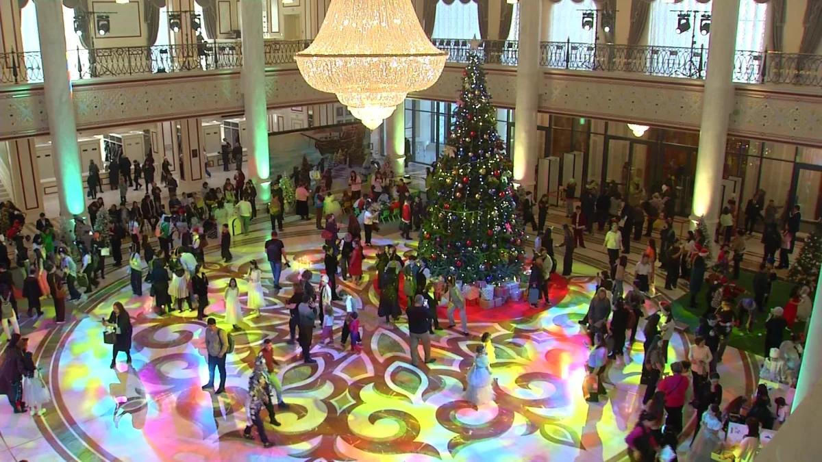 В столице 400 детей приняли участие в новогодней ёлке акима