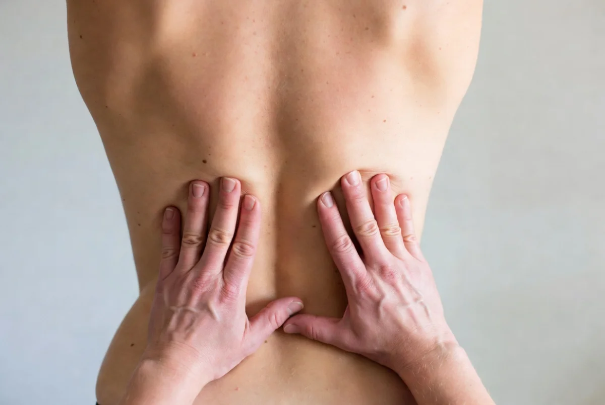 Хруст в шее и спине: привычка или сигнал тревоги?