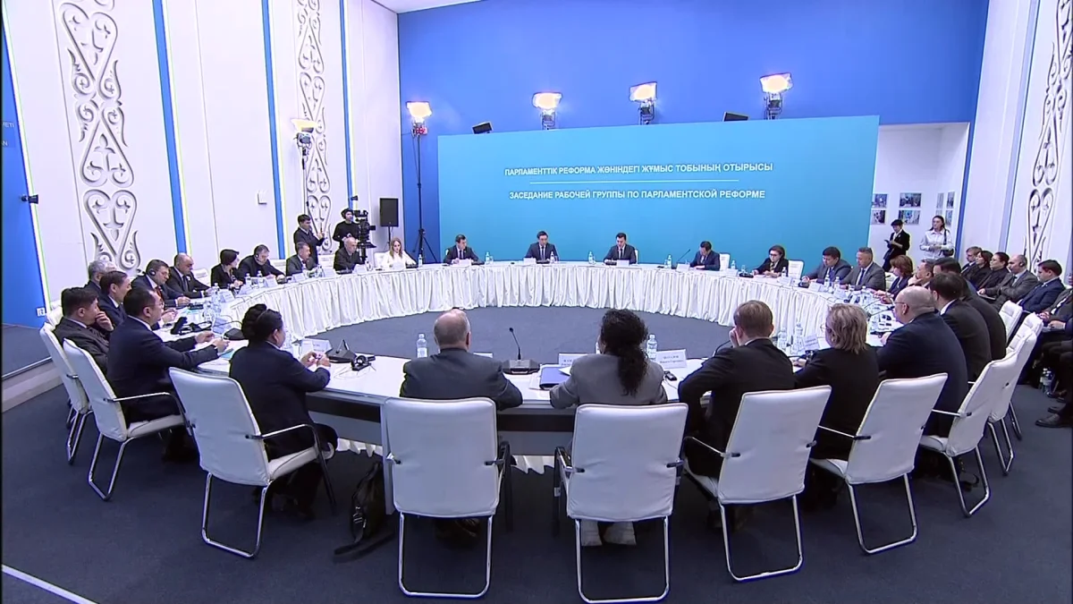 В Астане прошло третье заседание Рабочей группы по парламентской реформе под председательством Государственного советника Ерлана Карина