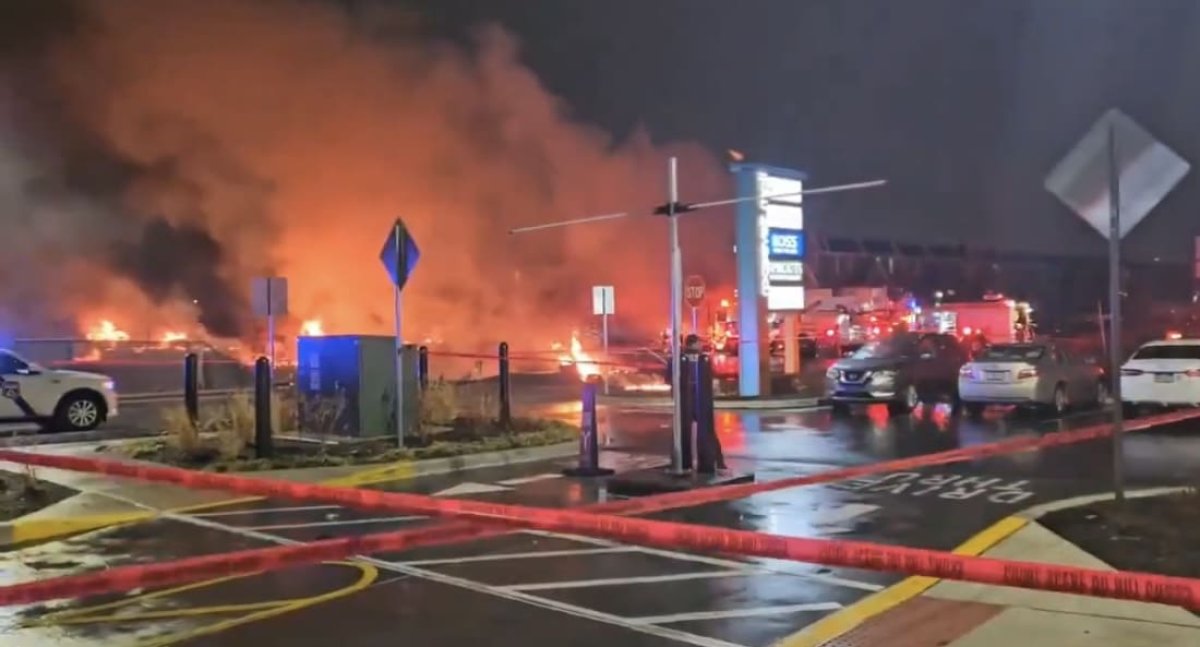 Самолёт упал в Филадельфии, загорелись дома и газопровод