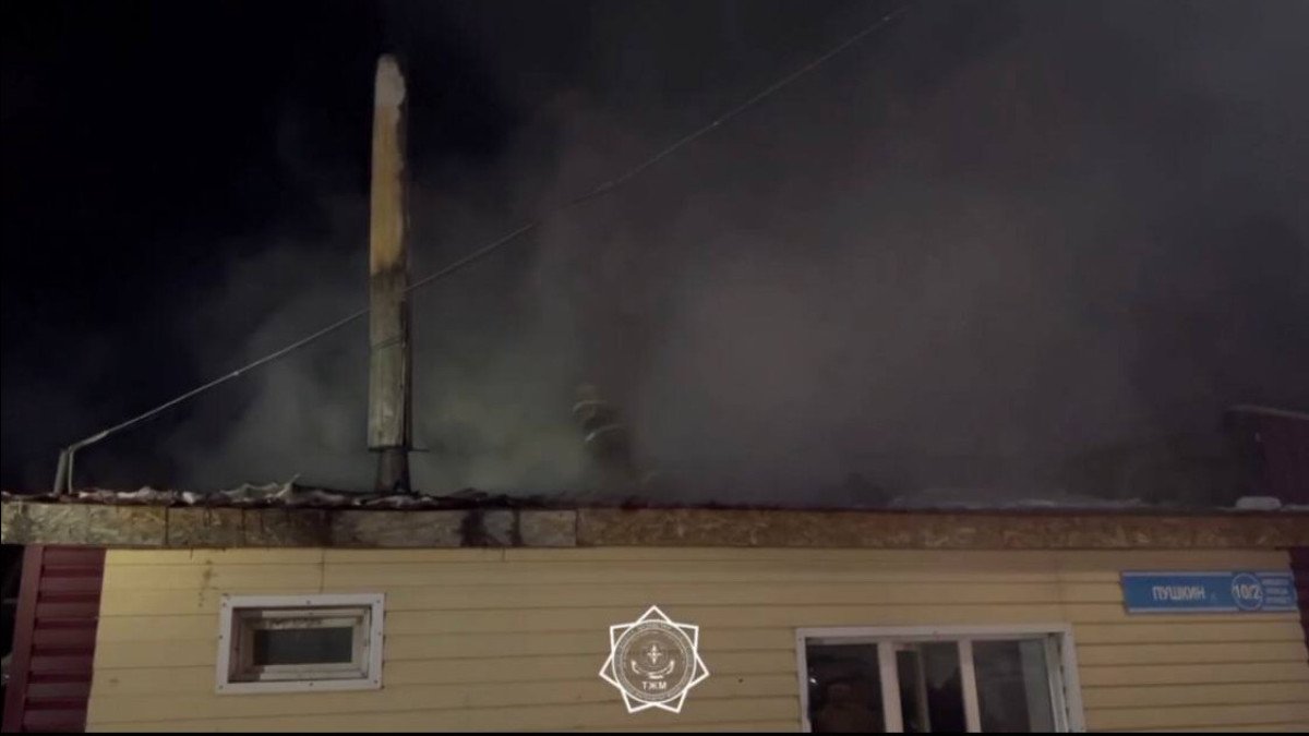 Жезқазғанда жеке сектордағы үйдің шатыры өртенді