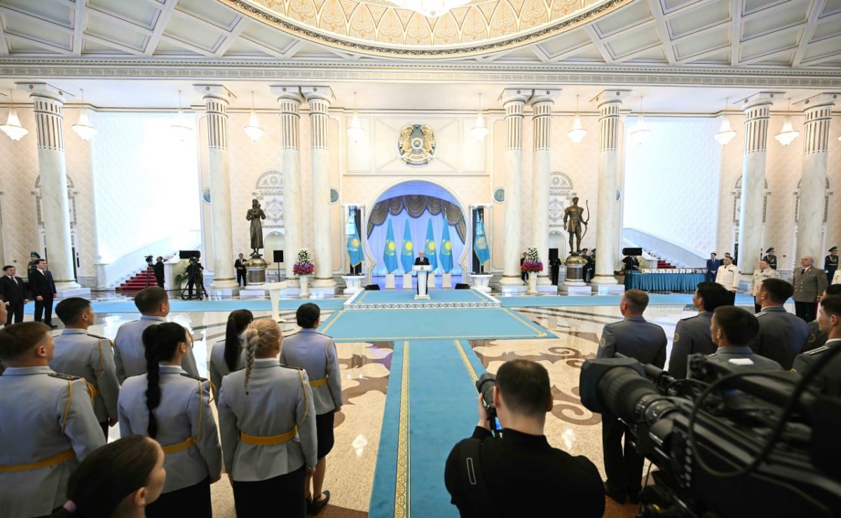 Касым-Жомарт Токаев вручил награды сотрудникам силовых структур