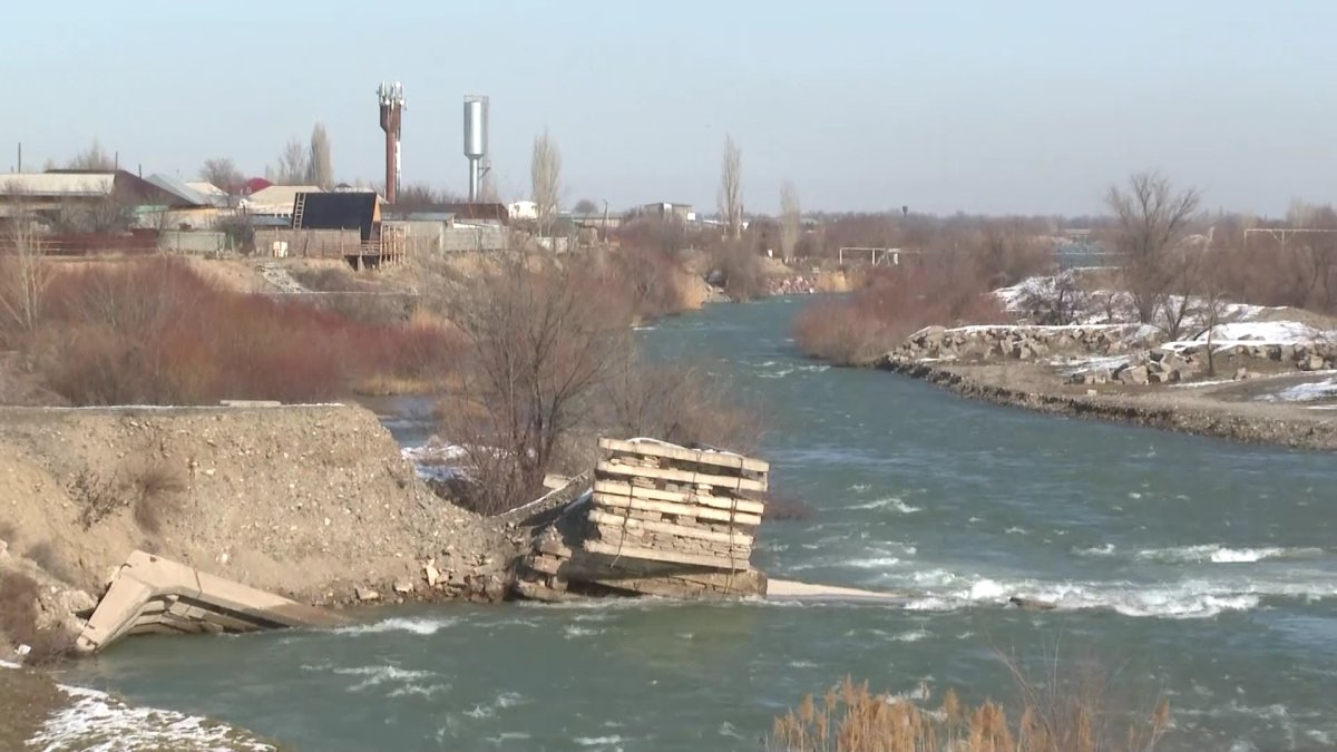 Жамбылда Талас өзенін жағалай жатқан 6 елдімекенді су басу қаупі төніп тұр