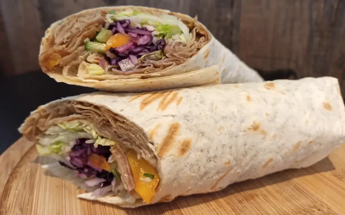 Ақтауда тегін донер тарату акциясының соңы жанжалға ұласты