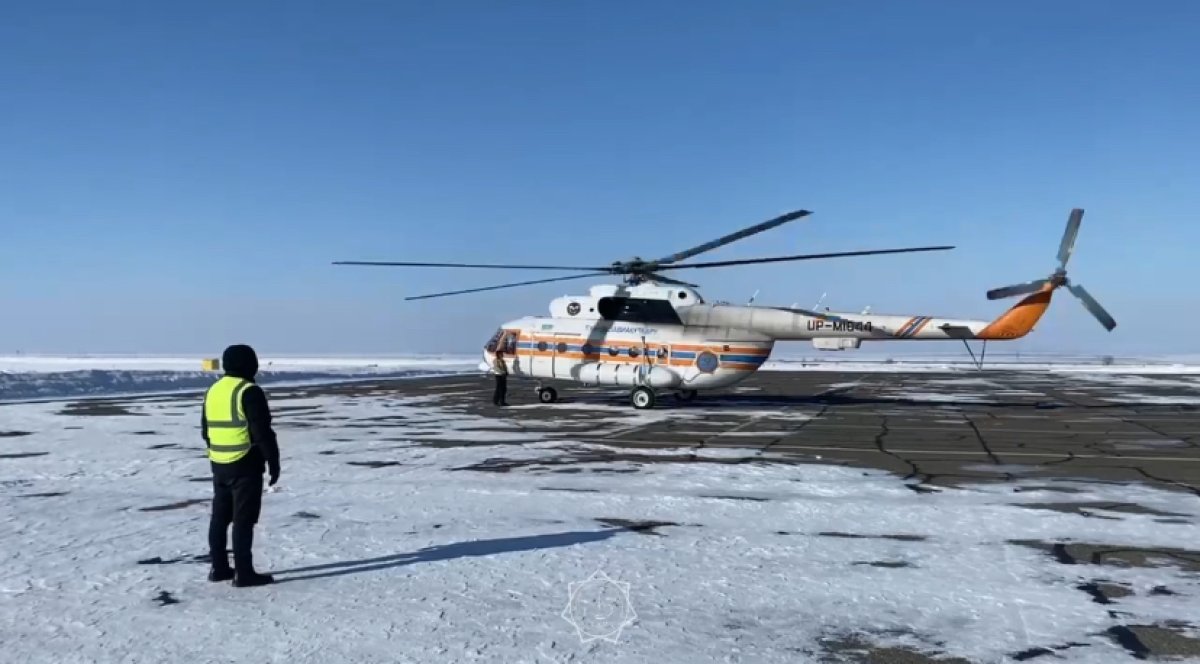 Беременную женщину на вертолете доставили из Зайсана в Усть-Каменогорск