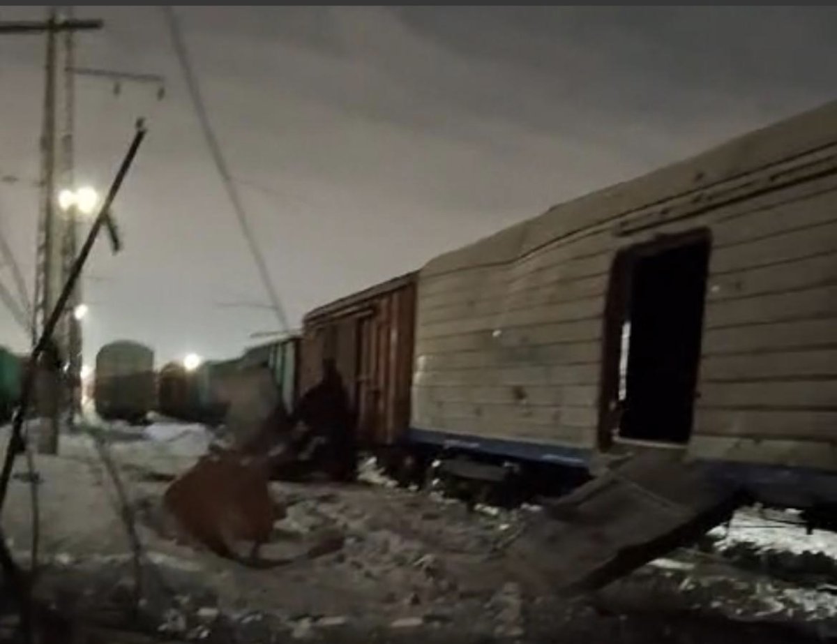 Сильный взрыв прогремел в районе вокзала Астаны: есть пострадавший