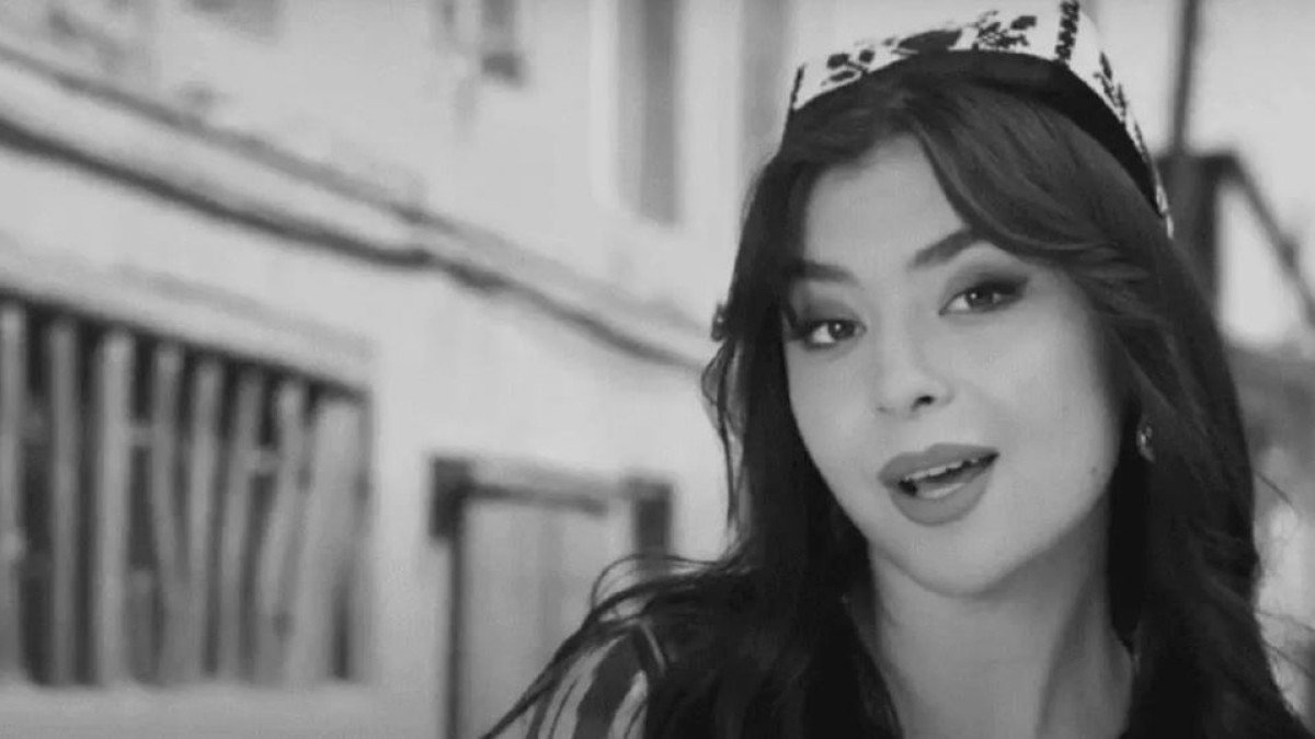 Әдемі жалаңаш әйелдер фотосуреттері