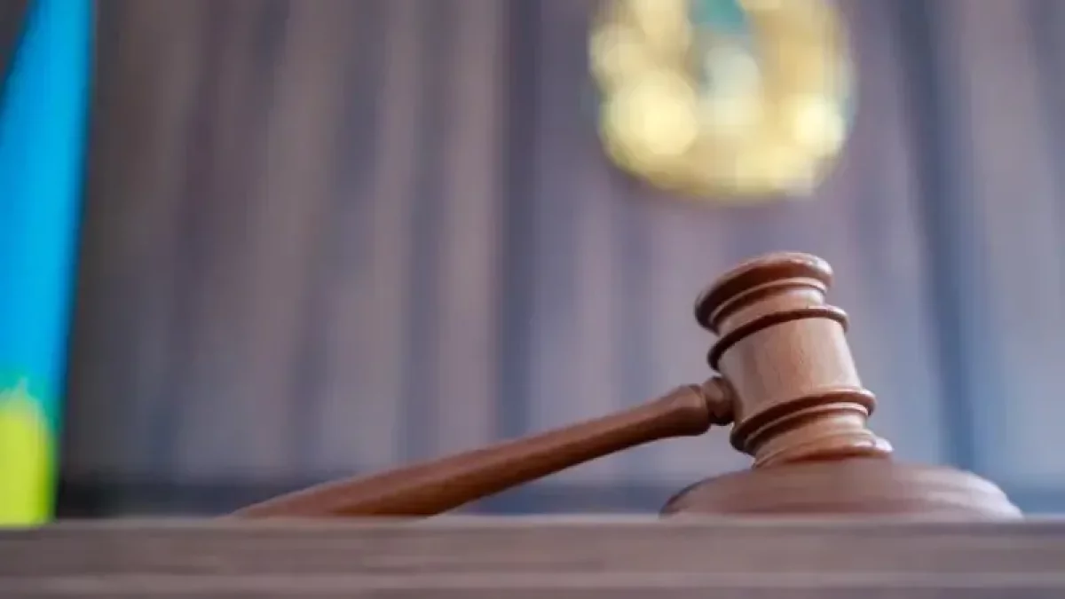 Алматыда көліктің алдыңғы нөмірін аударып алған көлік жүргізушісі сотталды
