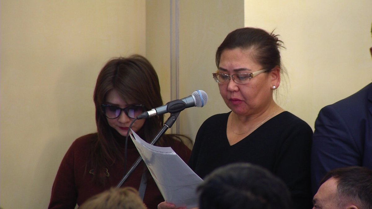 "Ақшасын төлеп, 5 жылдан бері үйімізді ала алмай жүрміз" , - тұрғын