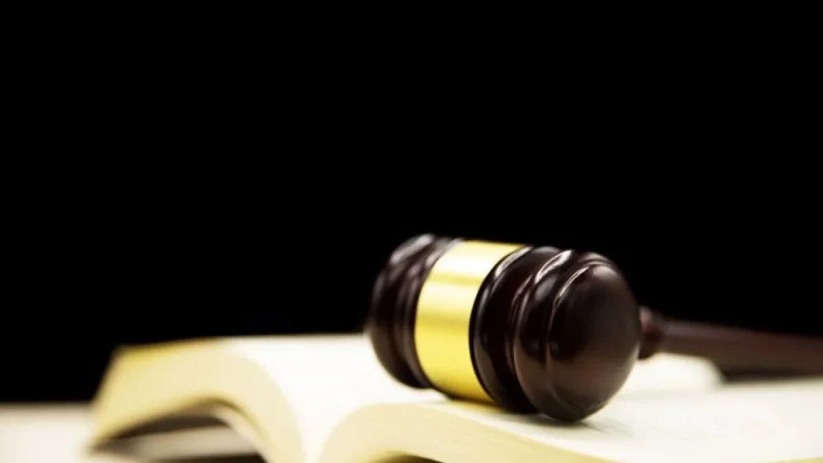 «Істі бұрмалаған»: Таразда тергеуші сотталды