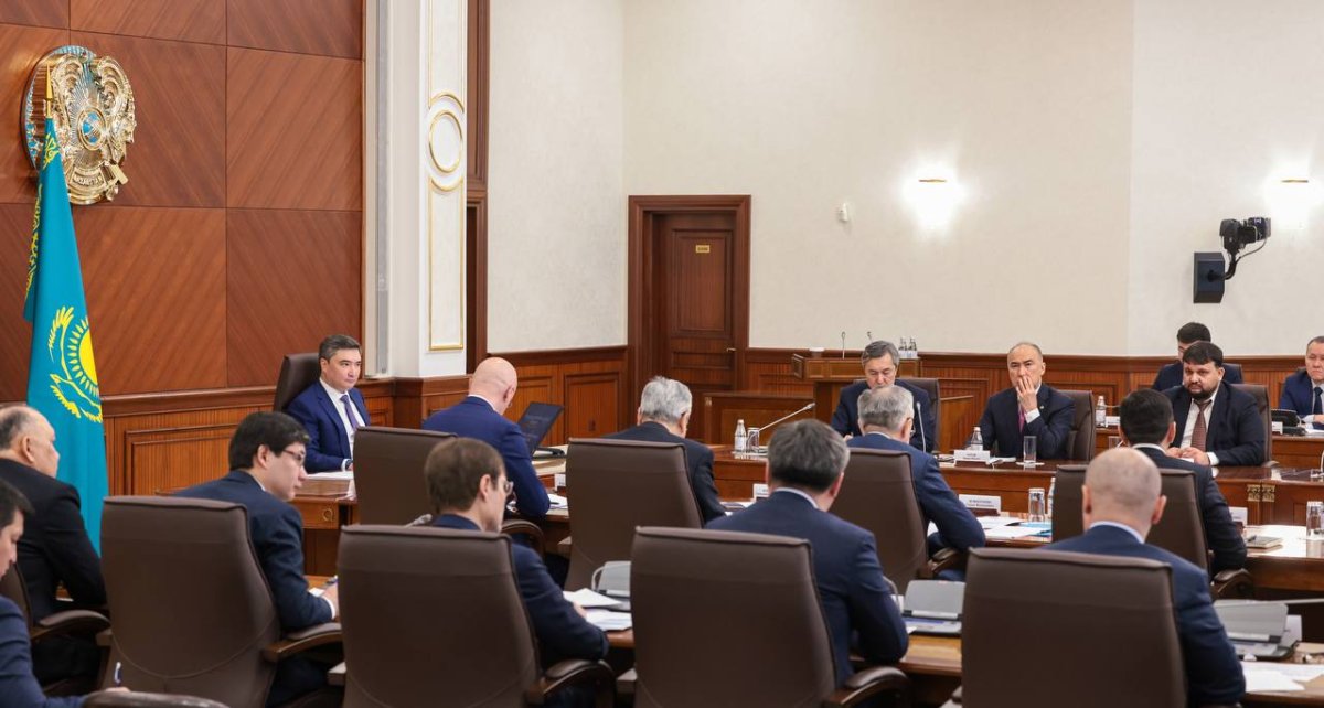 Олжас Бектенов обсудил с предпринимателями проблемы развития транспортно-логистической отрасли
