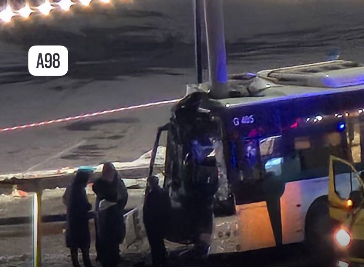 Автобус врезался в столб в Астане: врачи рассказали о состоянии пострадавших