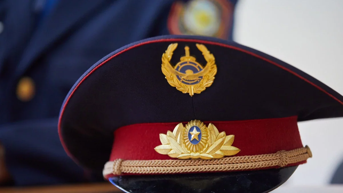 Қызылордада полицейлер айналымнан алынған 400-ден аса қаруды жойды