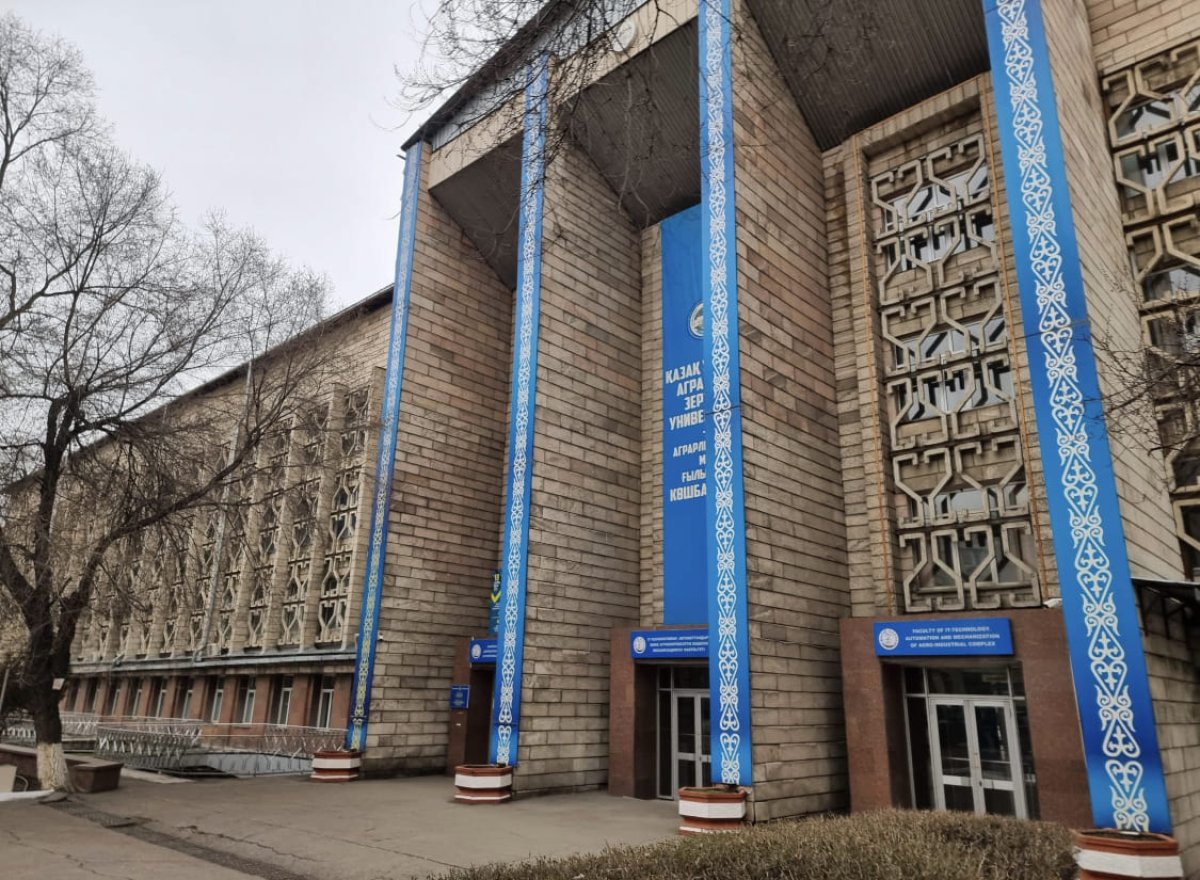 Общежития, лаборатории и земли КазНАИУ расхищены, - депутат