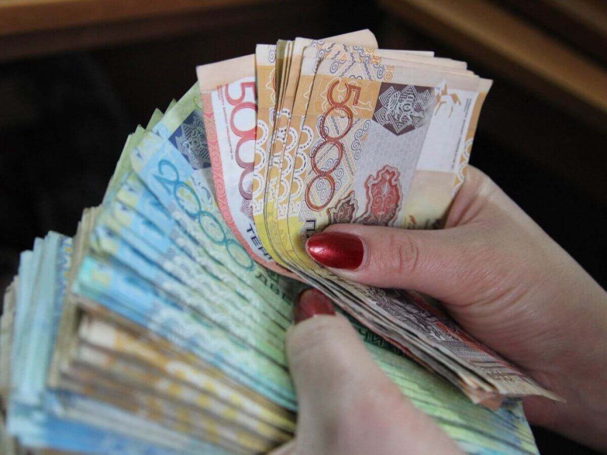 На 56 млн тенге обманула аферистка жителей ВКО