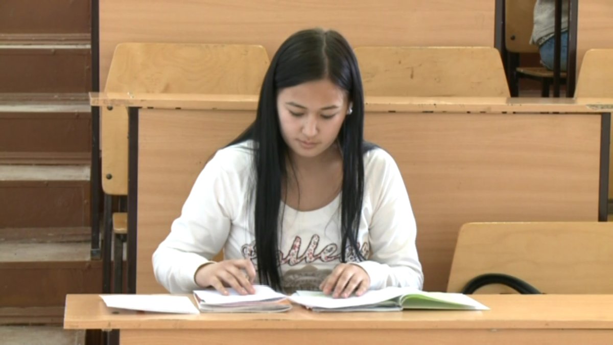 Енді оқушылар мектеппен қатар колледжде де білім алады