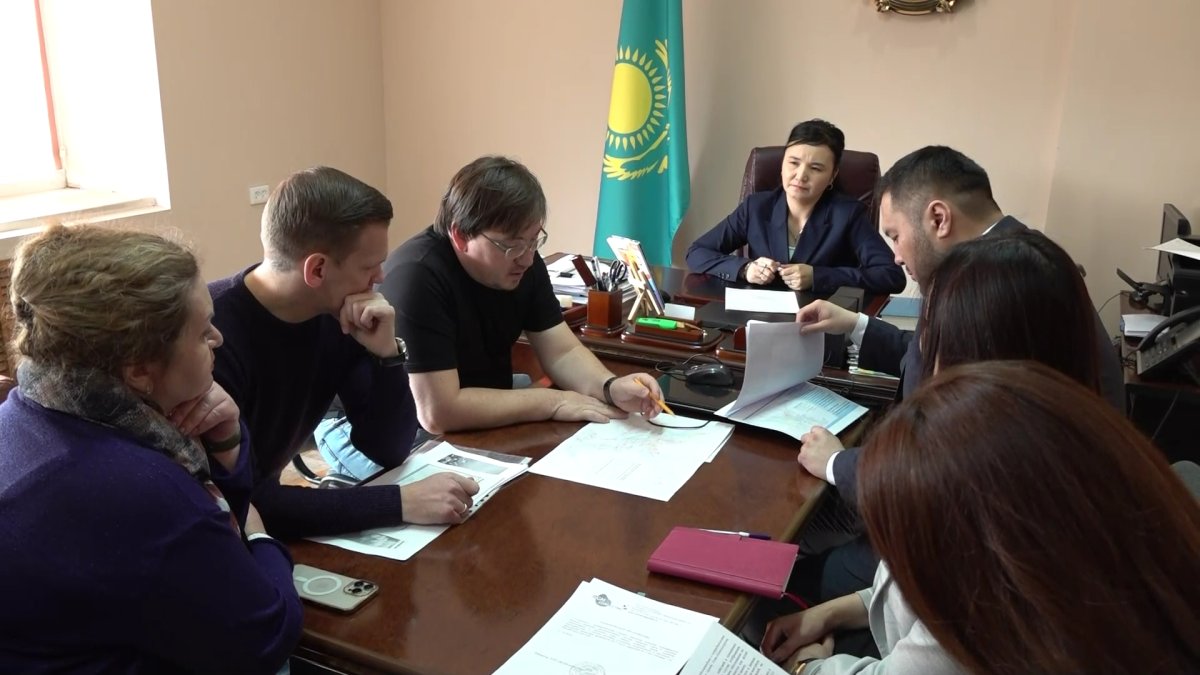 Школьников Усть-Каменогорска могут перевести на особый формат обучения из-за частого смога.