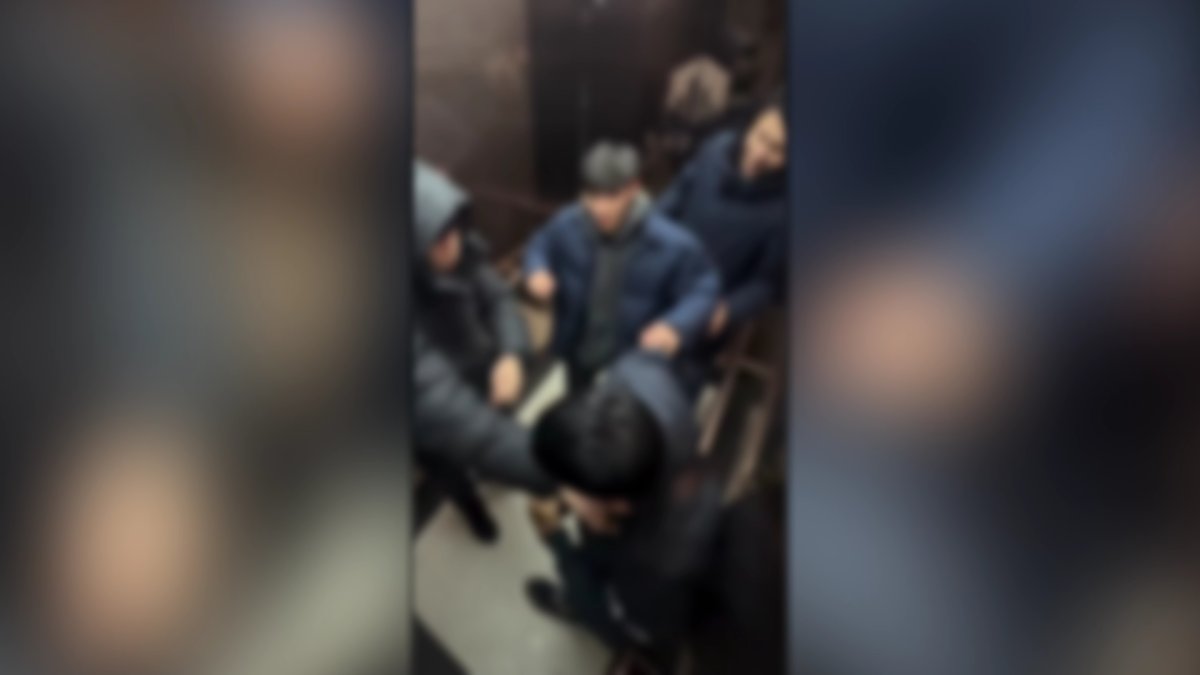 Астанада лифтте пранк жасаған екі ер адам қамауға алынды