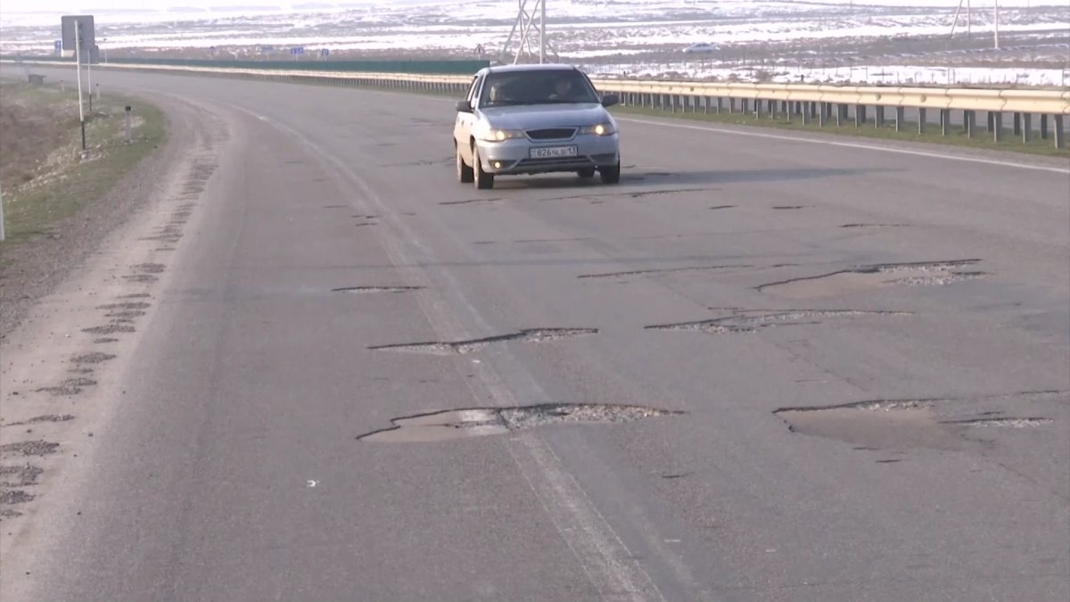 "Население недовольно:" Премьер-министр о качестве дорог в Казахстане