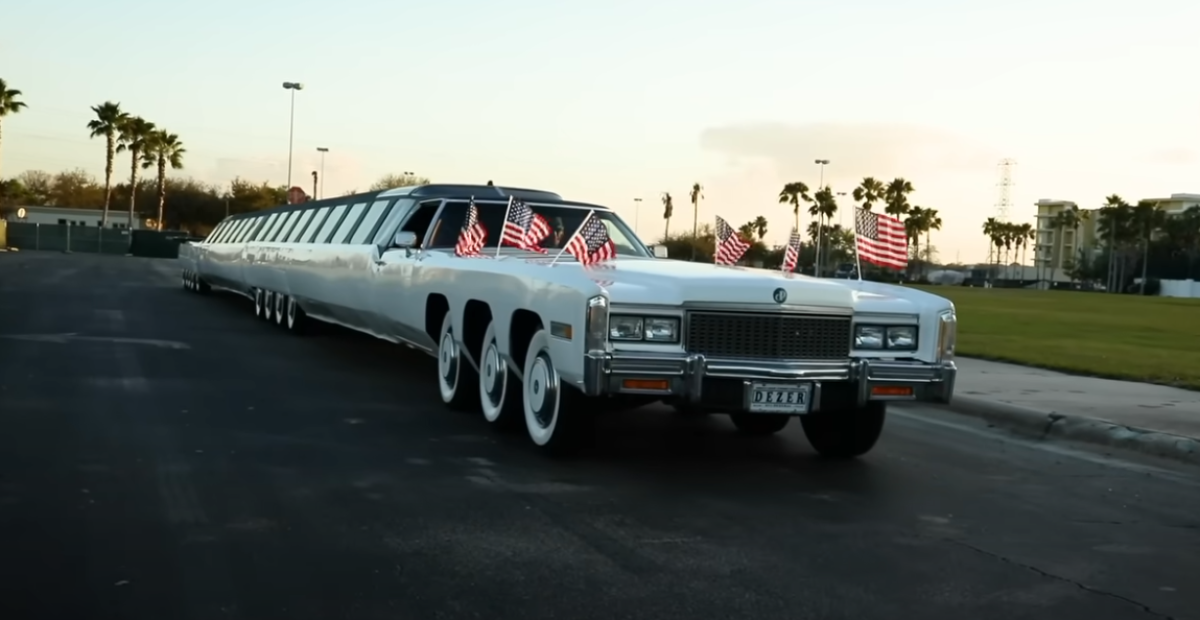 Бассейн и поле для гольфа: самый длинный автомобиль в мире попал в Книгу рекордов