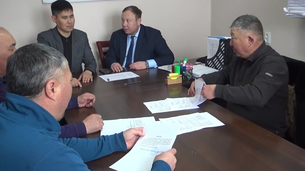 Жамбылда ірі шаруа қожалық иелері қорасы бар тұрғындарға төрт түлігін таратып жатыр