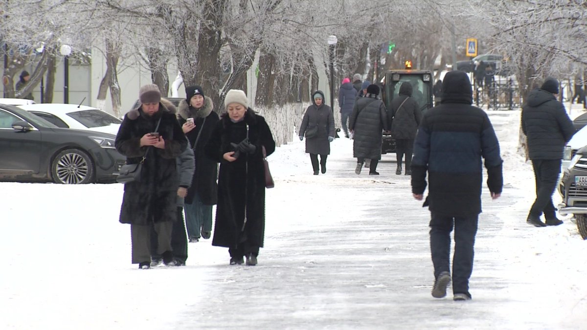 Жұмысқа кешігіп келген қызметкерге айыппұл салына ма?
