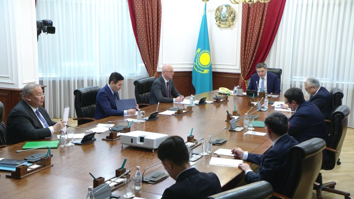 Үкімет басшысы Республикалық бюджет комиссиясы отырысын өткізді