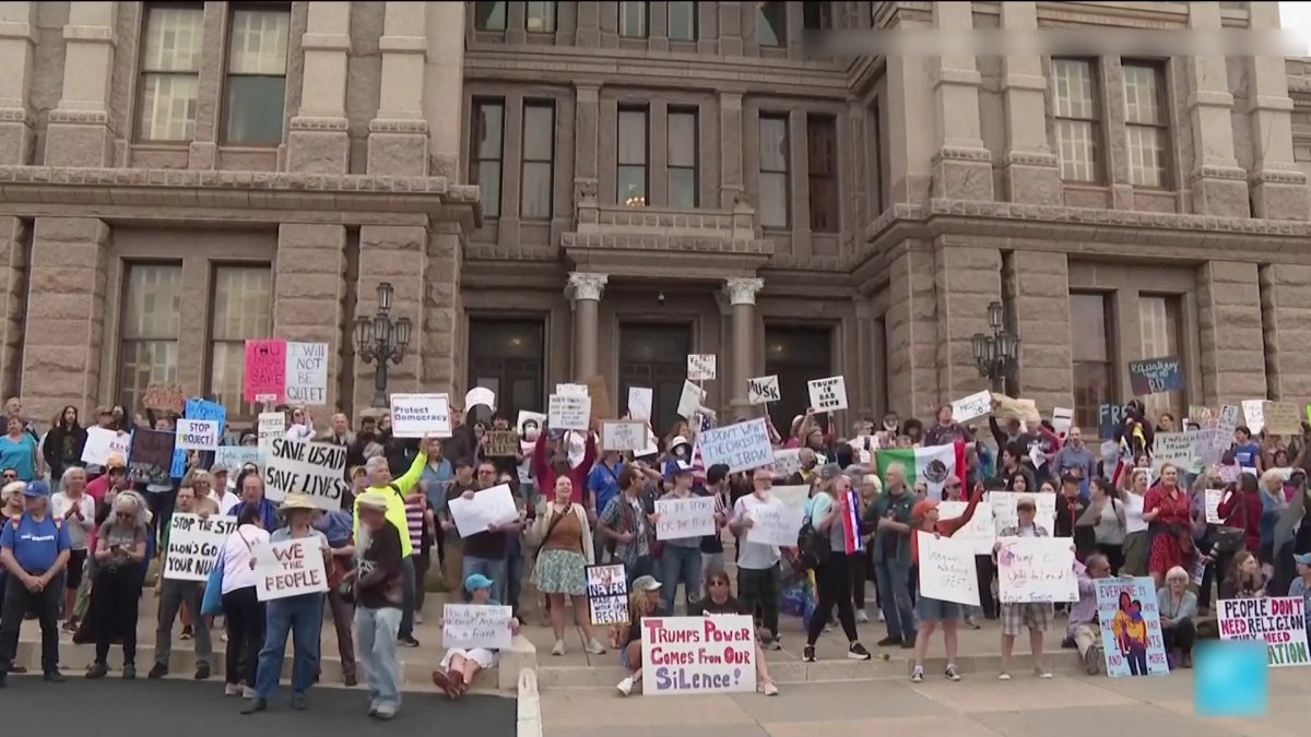 «Нет фашизму!»: В США прошли протесты против политики Трампа и Илона Маска