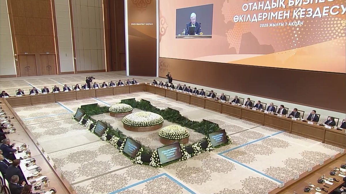 Помочь гражданам выбраться из "долговой ямы" предложил Касым-Жомарт Токаев, обращаясь к казахстанским банкам