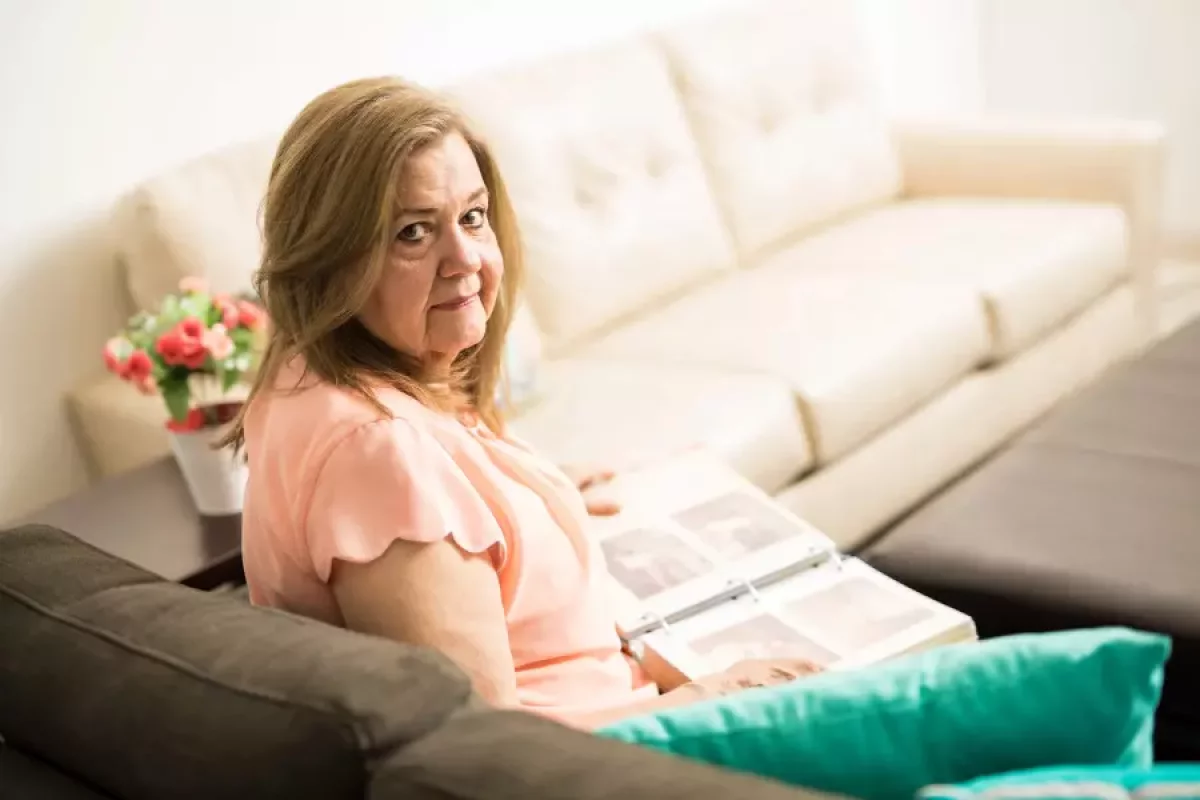 Шашын жайып жүретін қыздар тез қартаяды - косметолог