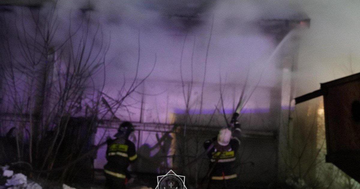 Семейдегі астық қоймалардың бірі өртенді