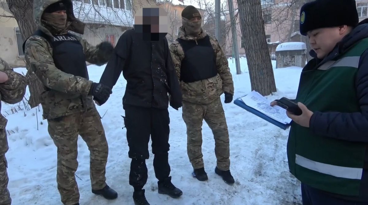 Больше 20 кг сухой марихуаны изъяли у наркосбытчика в ВКО