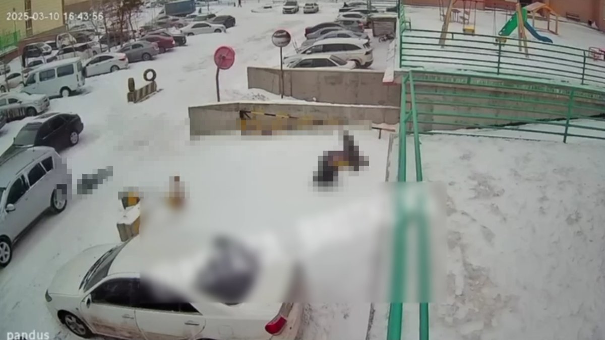 Ребенок попал под колеса авто во время катания на тюбинге в Астане