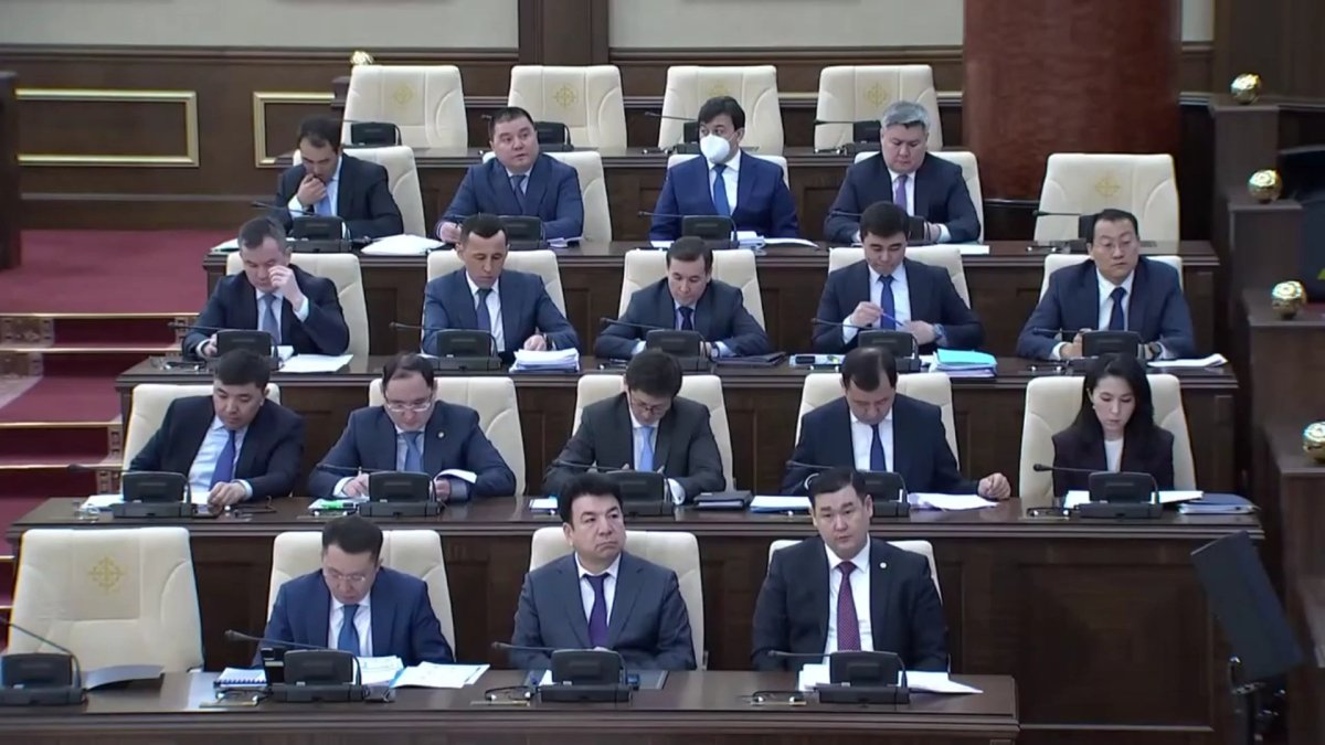 Проблемы граждан решаются медленно: Глава Мажилиса раскритиковал членов Правительства за некачественные ответы