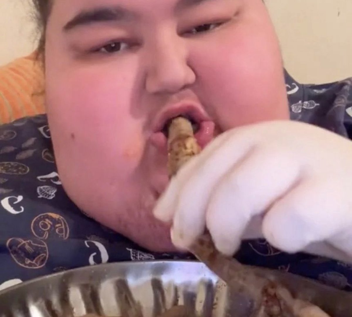 Турецкий блогер умер после фастфуд-челленджей