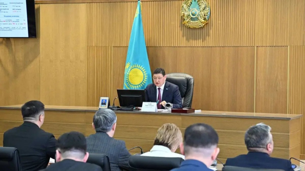 Берік Уәли 7 шенеунікке сөгіс беріп, екеуін жұмыстан босатты