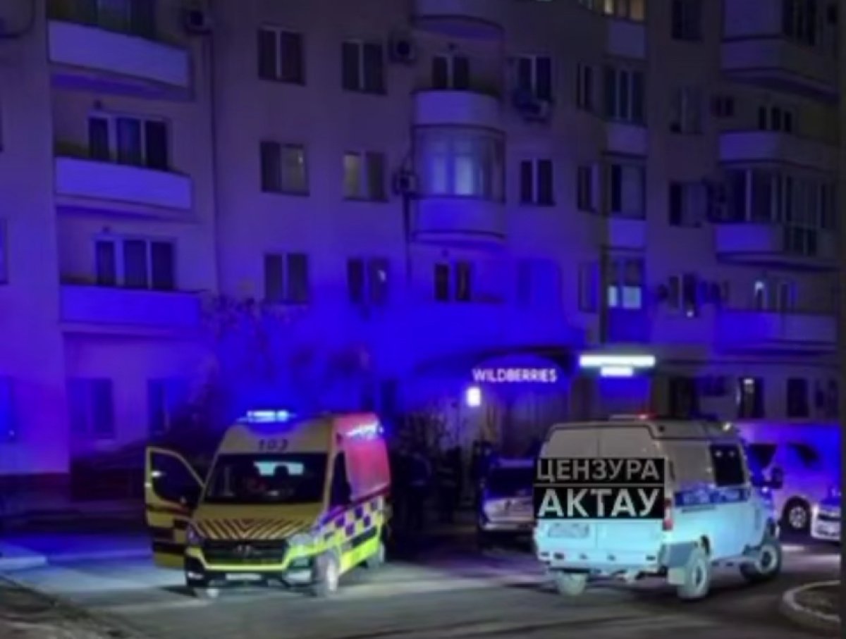 Мужчина погиб после падения с девятого этажа в Актау