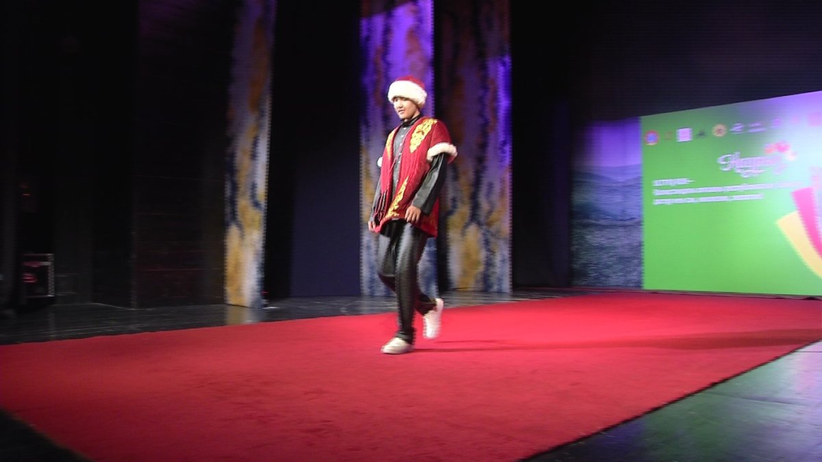 Астана мен Алматыда ұлттық киім күніне арналған сән көрсетілімі өтті