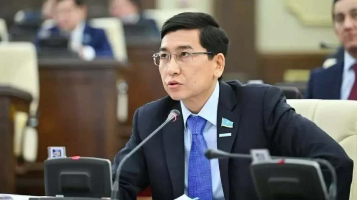 "Мұғалімдерді көше сыпыруға мәжбүрлеу тоқтатылды" - А. Аймағамбетов