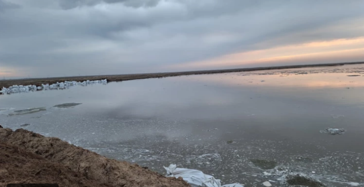 9 сёл остались без дорожного сообщения из-за перелива воды на трассе в ЗКО