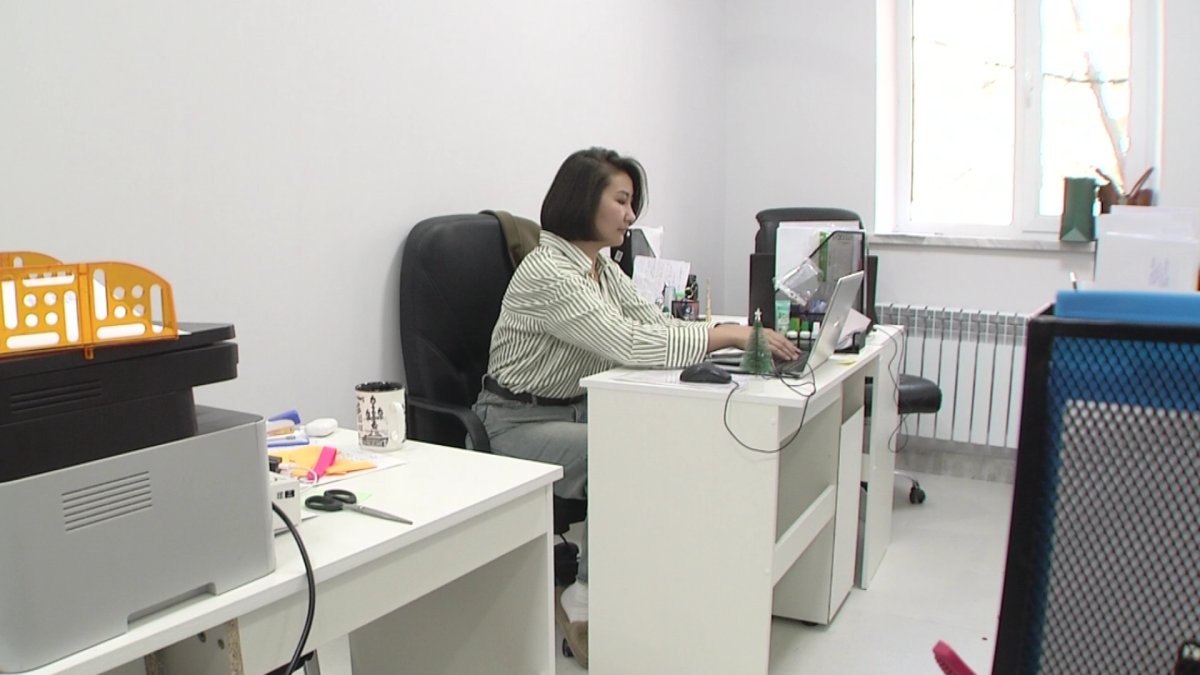 Около 400 молодых казахстанцев купили собственное жилье пока проживали в квартирах от государства