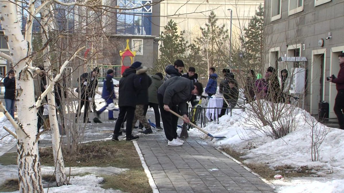 Жители столицы объединились в рамках челленджа "Начни с себя"