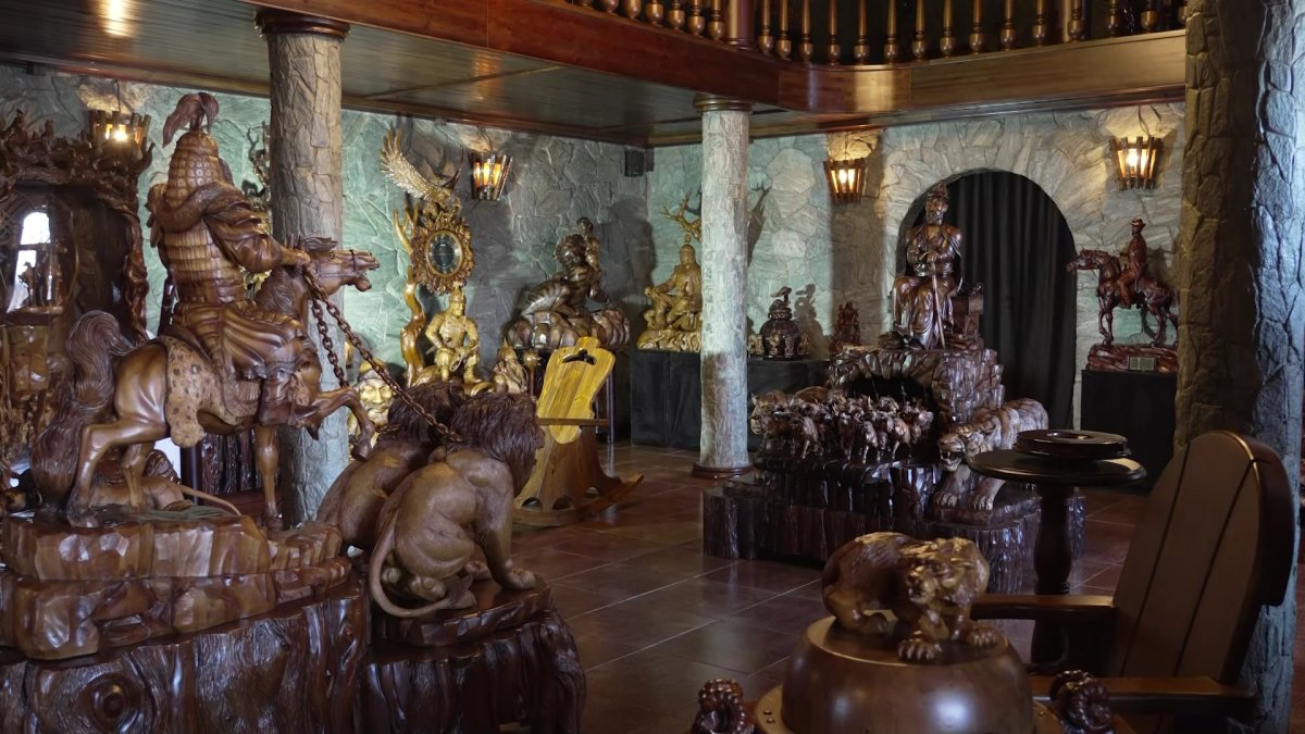 Историю Казахстана в скульптурах из дерева создает мастер из Усть-Каменогорска