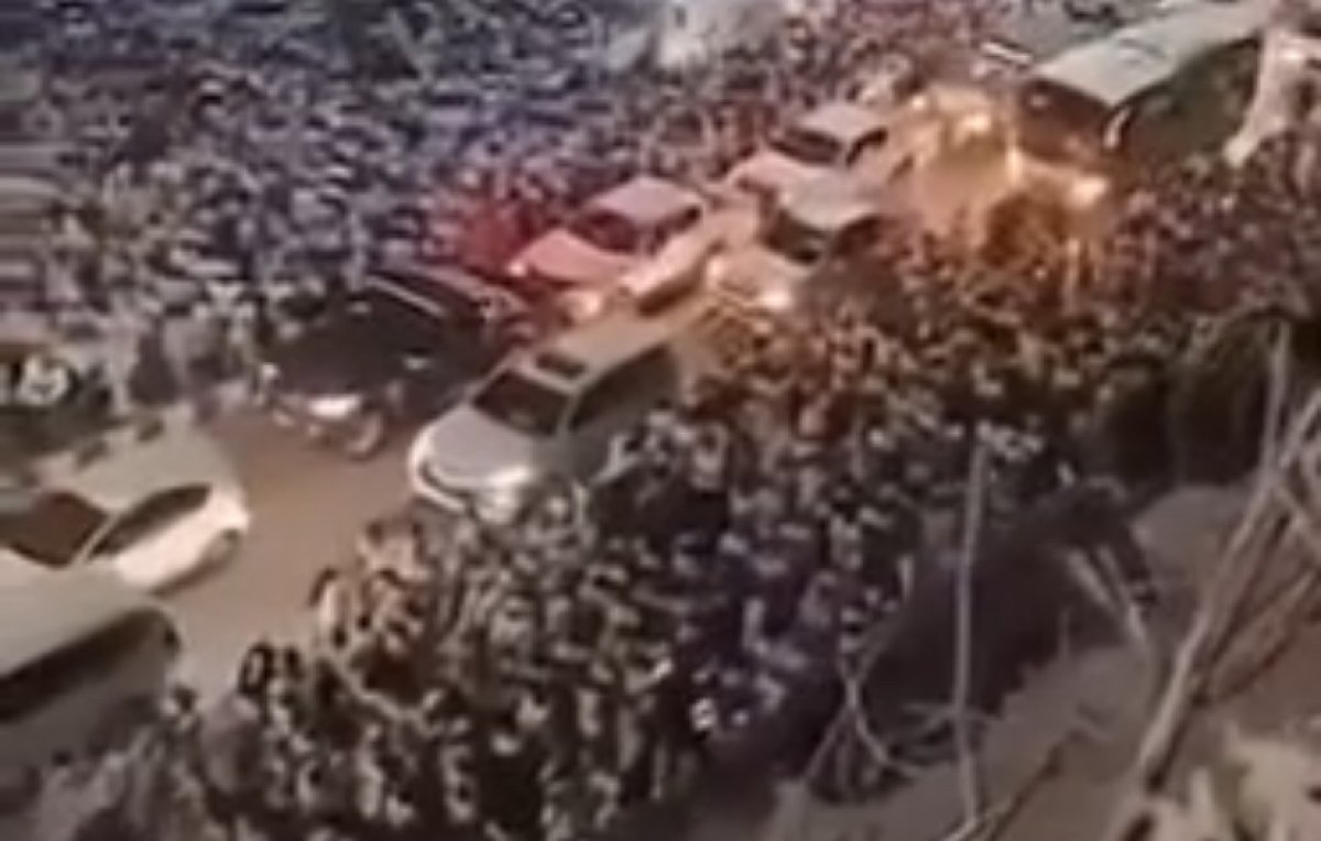 В Турции после задержания мэра Стамбула Экрема Имамоглу вспыхнули протесты