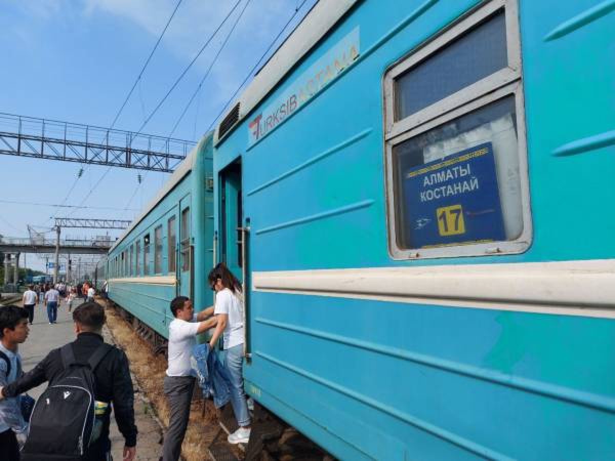 Пожар вспыхнул на ходу в пассажирском поезде Костанай-Алматы